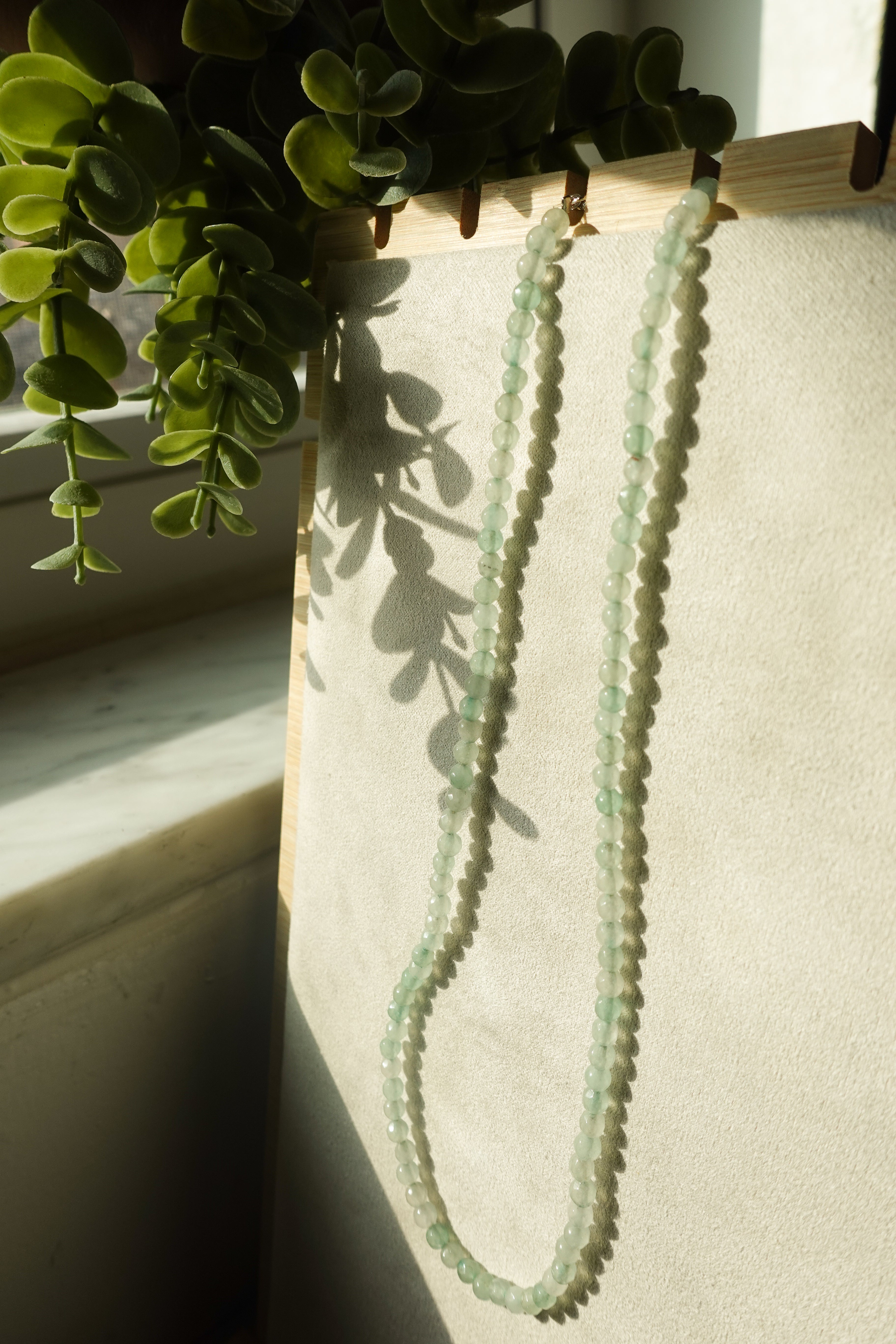 Green Aventurine Light Necklace 18 Inch